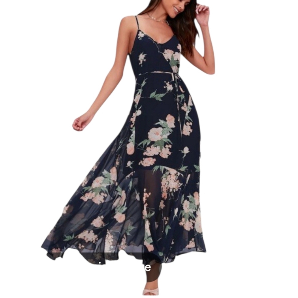 NWT Lulu's Feeling Freesia navy floral maxi dress - S.        M54